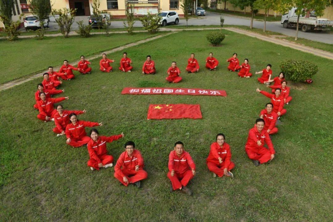 宝马4系ICR改色膜多洛塔紫,神秘而优雅的奢华